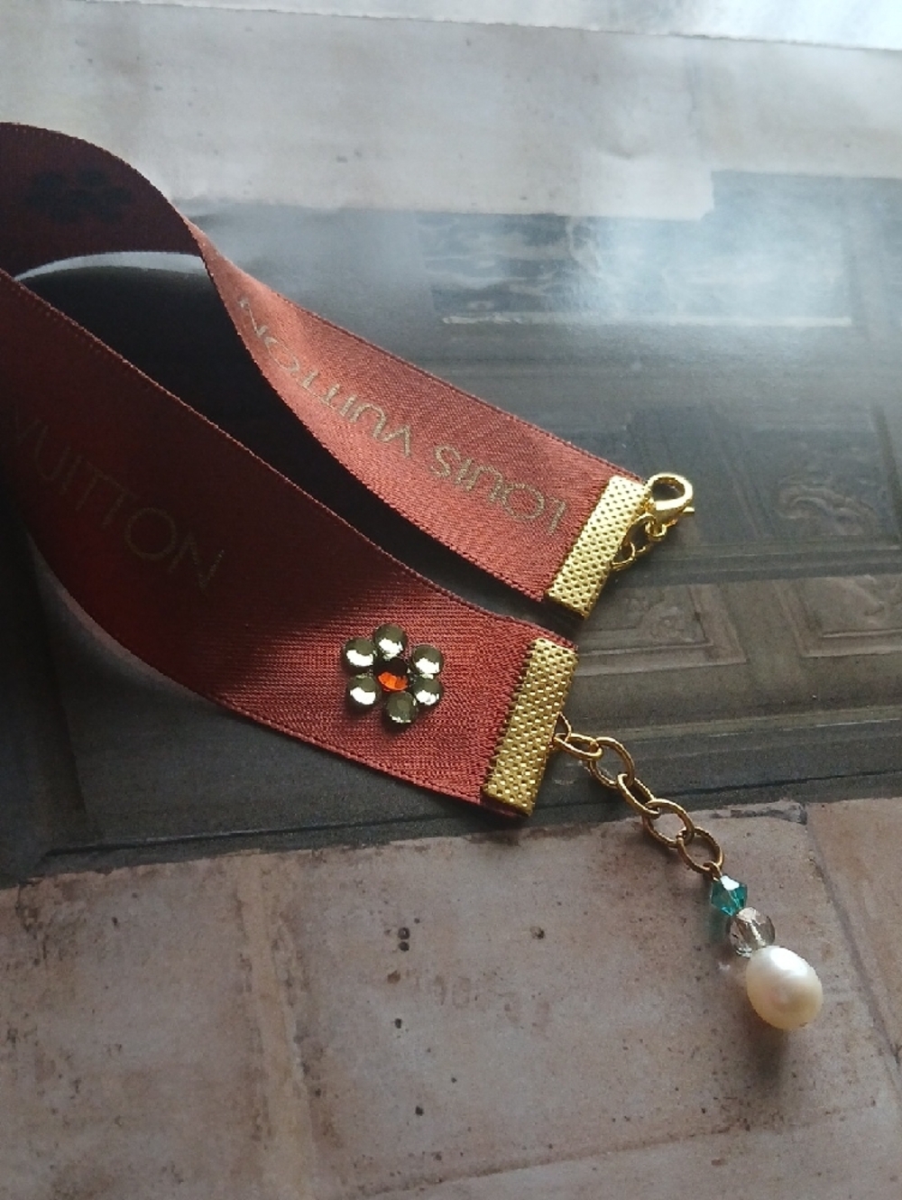 Louis Vuitton Brown Ribbon Charm with Gold Logo and Pearl Bracelet - Picture 3 of 5